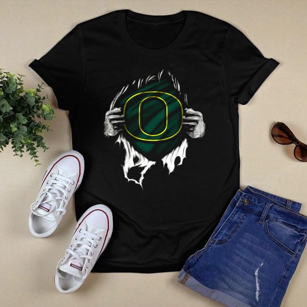 Oregon Ducks Torn Rip Look with Iconic O T Shirt 1