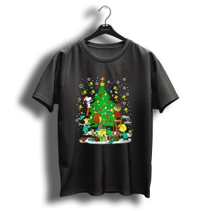 Peanuts Noel Christmas Tree Decorating With Snoopy And Friends T Shirt