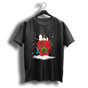 Peanuts Snoopy Woodstock Holiday Lights Doghouse Christmas Snow Scene T Shirt