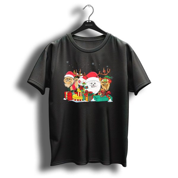 Pomeranian Christmas Santa Hat Reindeer Presents Holiday Scene T Shirt 1 t shirt 1
