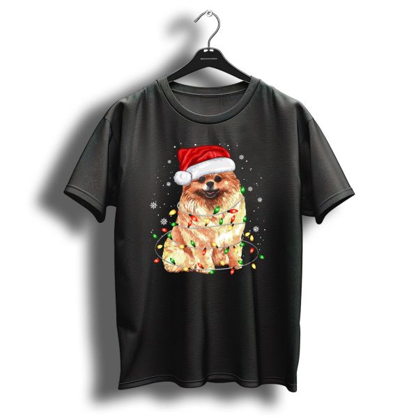 Pomeranian In Santa Hat With Christmas Lights And Snowflakes T Shirt 1 t shirt 1