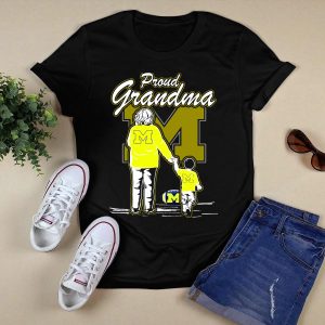 Proud Grandma Michigan Wolverines Football Fan With Large M T-Shirt