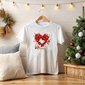 Snoopy Christmas Love Netball Heart T-Shirt