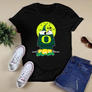 Snoopy Halloween Oregon Ducks Moon Pumpkins Woodstock Bats T-Shirt