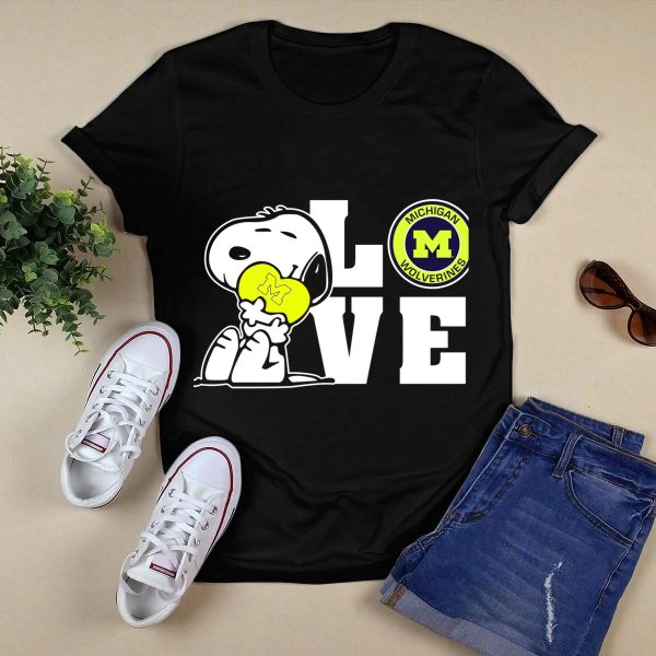 Snoopy Love Michigan Wolverines Peanuts Football T Shirt Black 1