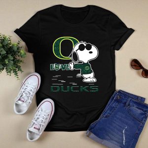 Snoopy Love Oregon Ducks Fan With Glitter Green O T-Shirt