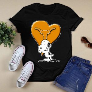 Snoopy Love Texas Longhorns Heart Snoopy Hug T-Shirt