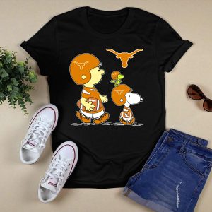 Texas Longhorns Peanuts Football Charlie Brown And Snoopy T-Shirt