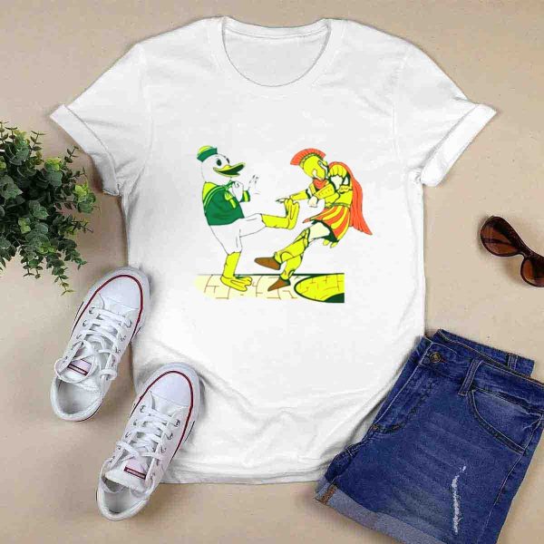 USC Trojans versus Oregon Ducks Kick Scene T Shirt 0