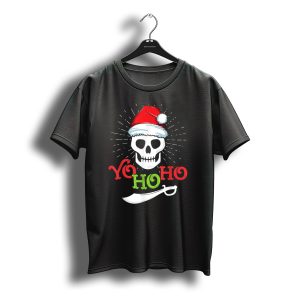 Yo Ho Ho Pirate Christmas Skull Santa Hat Holiday Fun T-Shirt